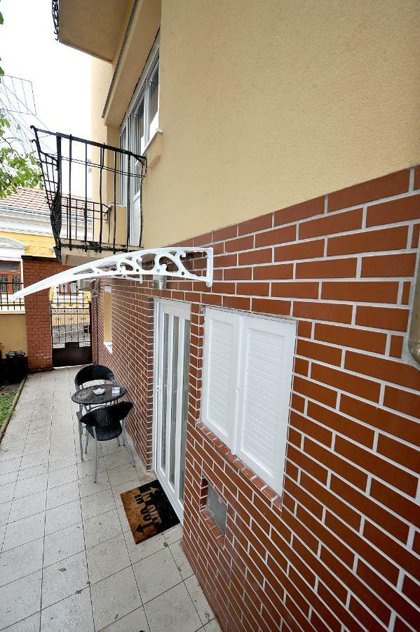 Pure Apartman Pécs Extérieur photo